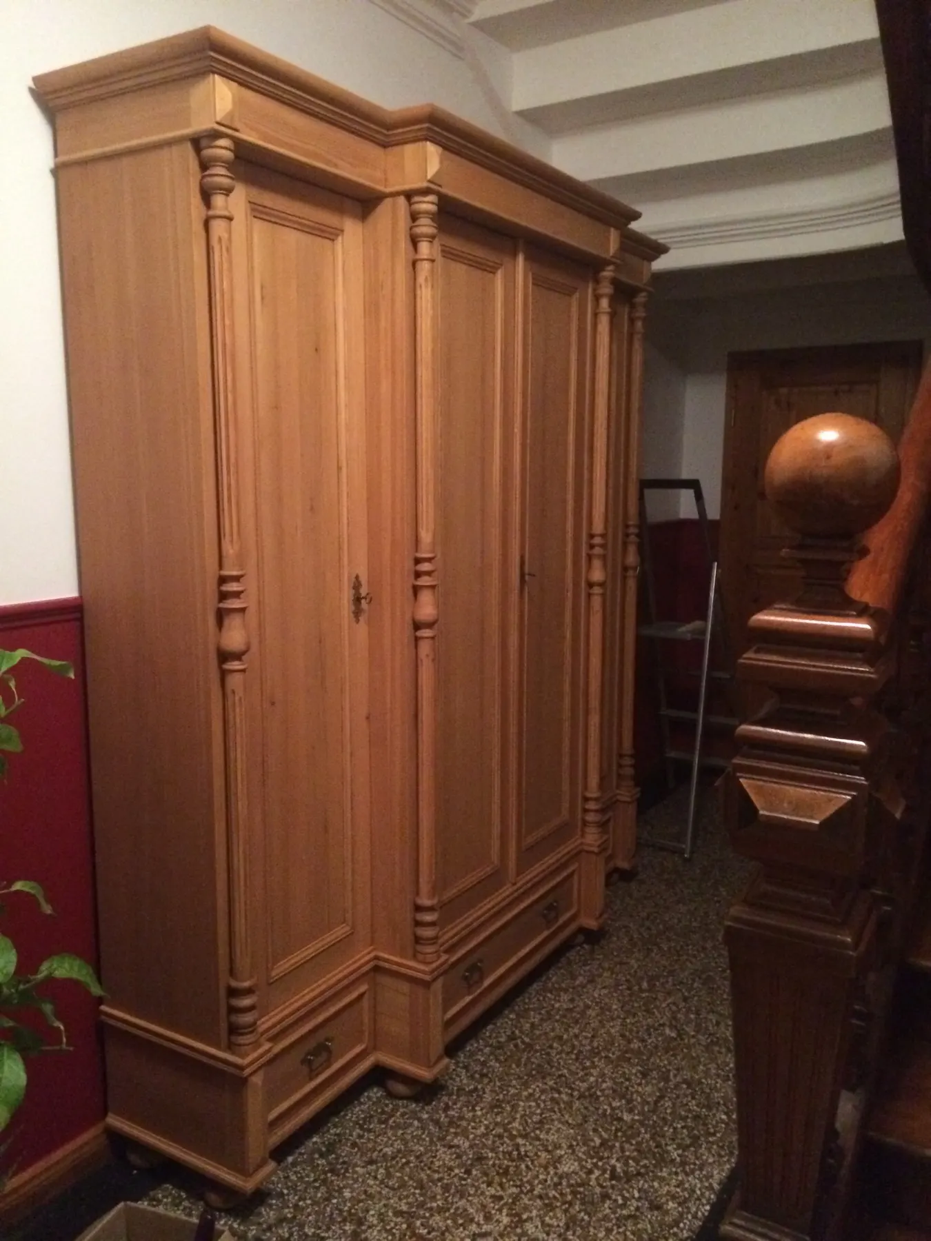 Massivschrank als Holzbauprojekt