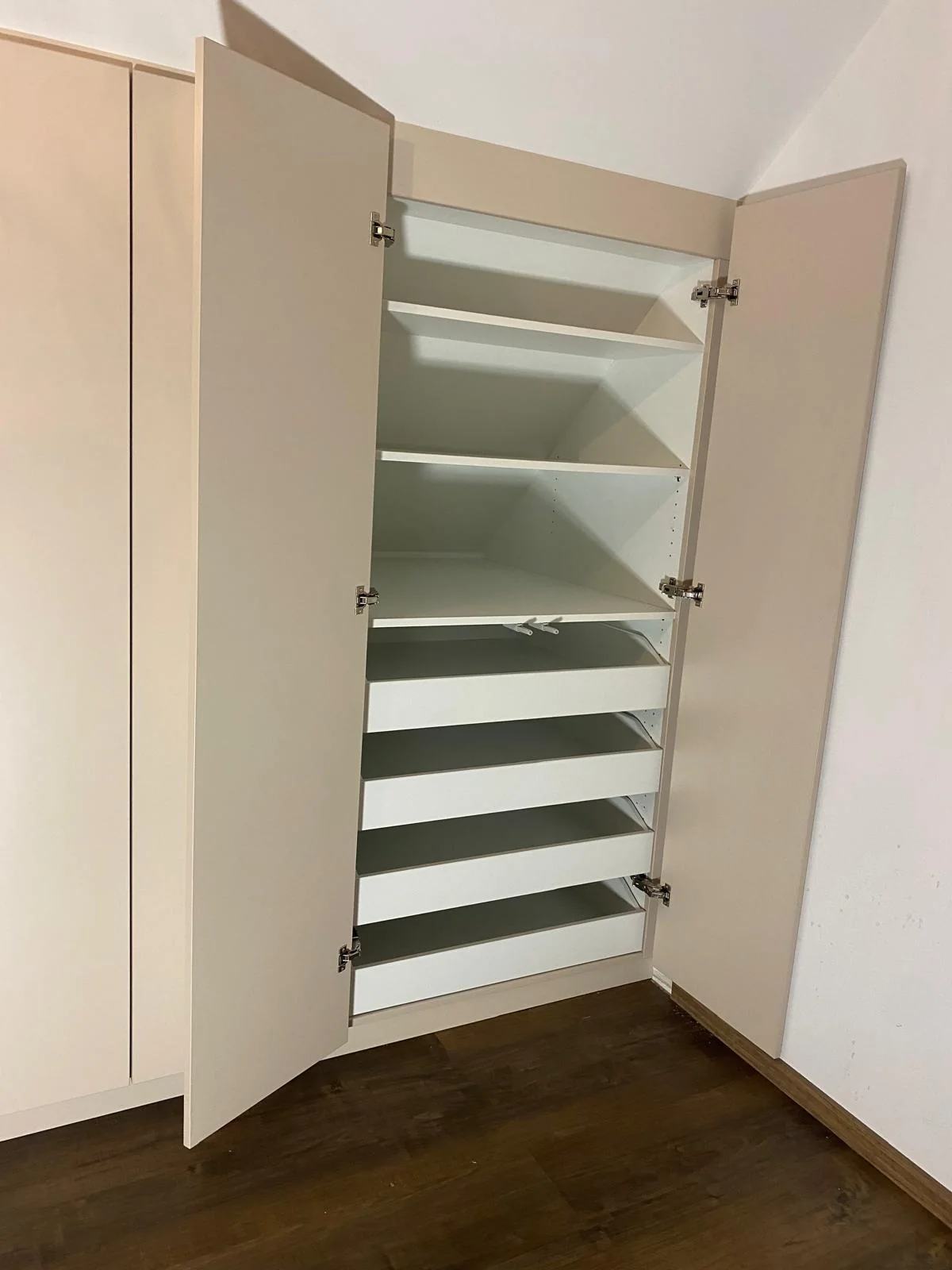 Innenausbau Projekt Auszugschrank