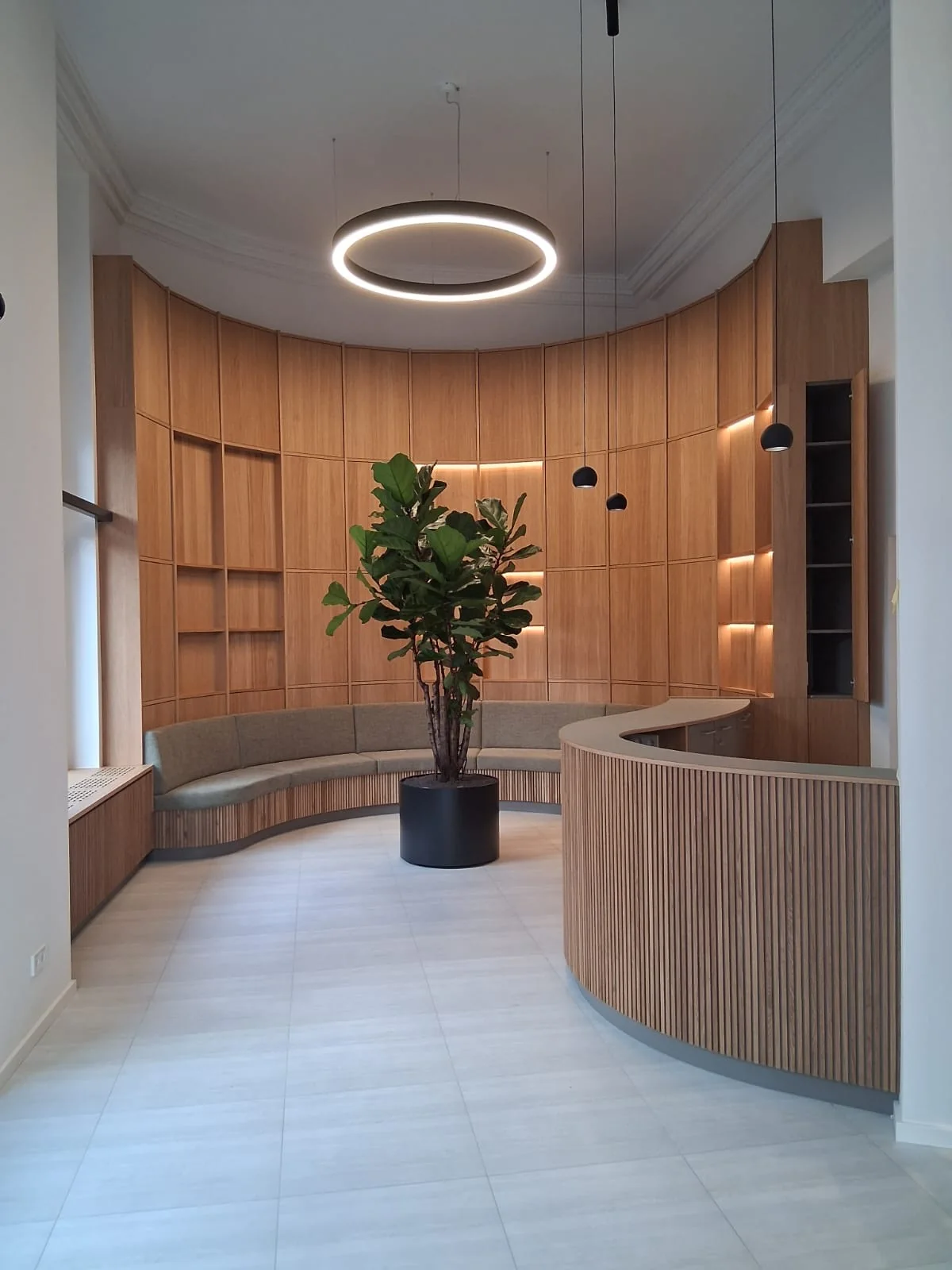 Innenausbau Projekt Rundtheke